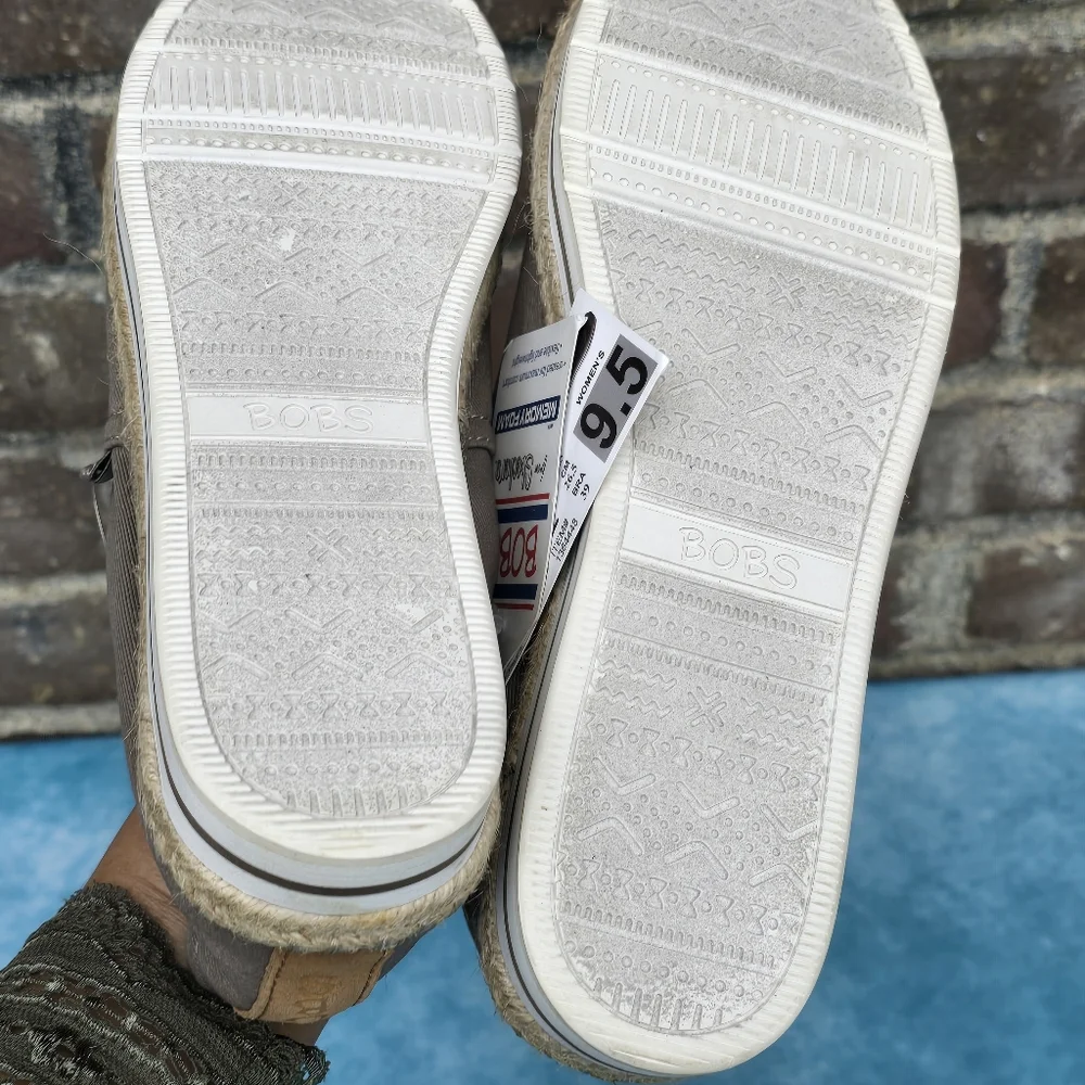 Bobs Skechers Memory Foam Slip On Espadrilles Sz 9.5